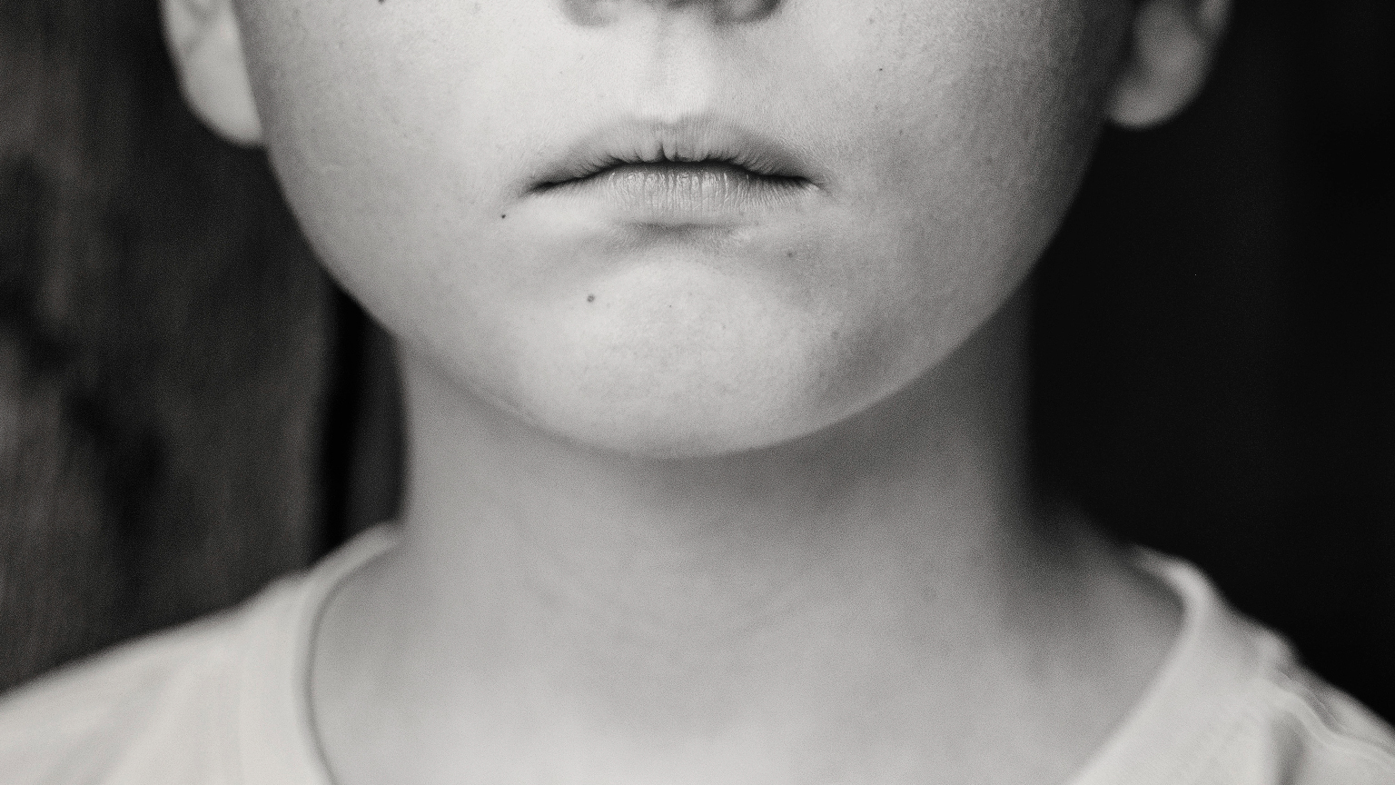 Cum îţi dai seama că ai un copil care nu se simte iubit. Semne care îţi arată că micuţul tău are nevoie de mai multă atenţie şi dragoste