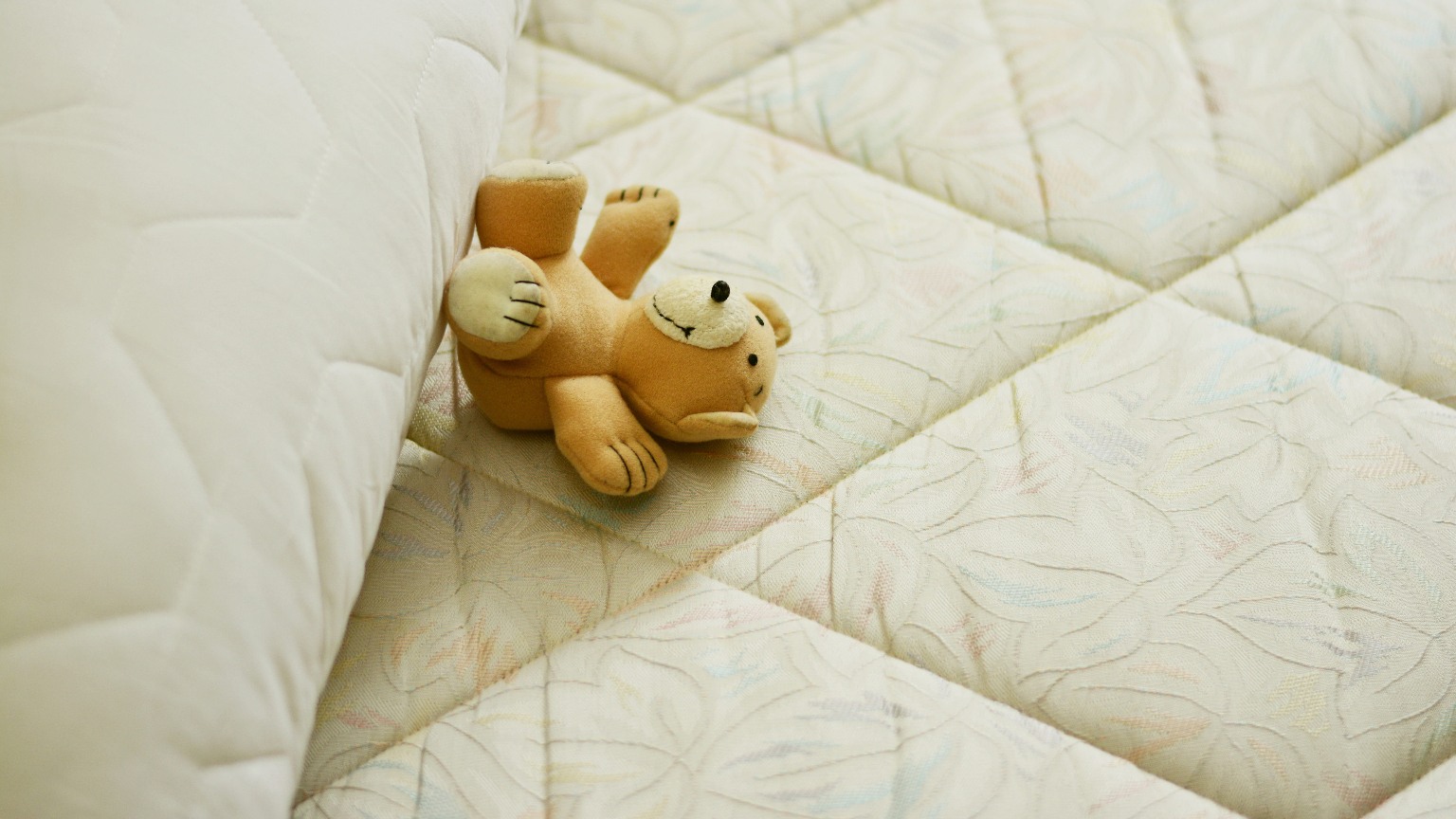 Cea mai rapidă metodă de a curăţa salteaua