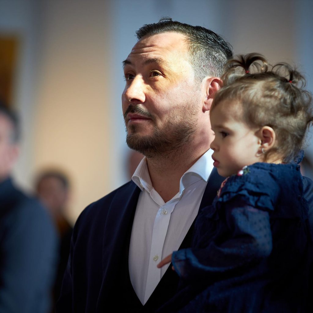 Cu fiica cea mare, Elif