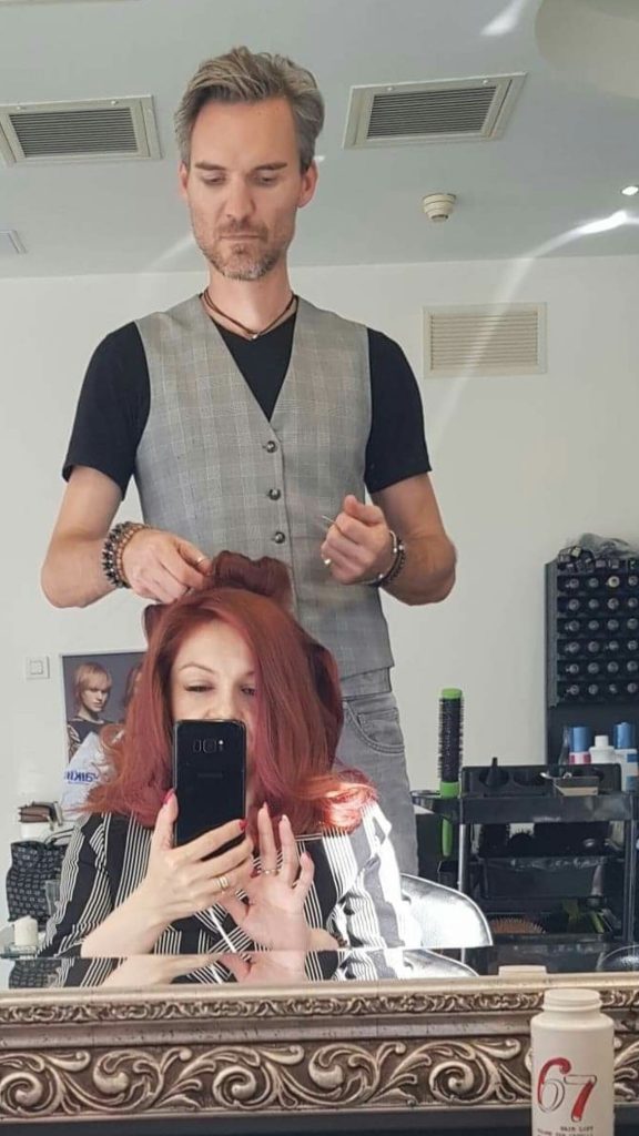 Sorin este unul dintre cei mai apreciați hairstyliști din România