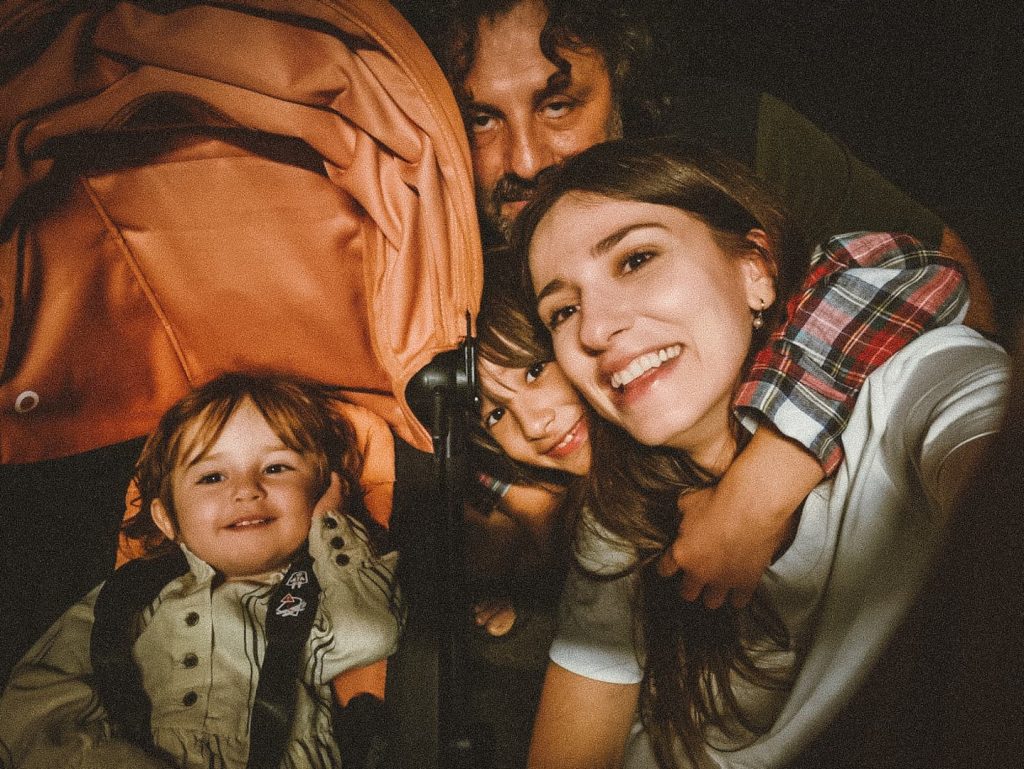 Vedeta alături de soț și de copiii lor