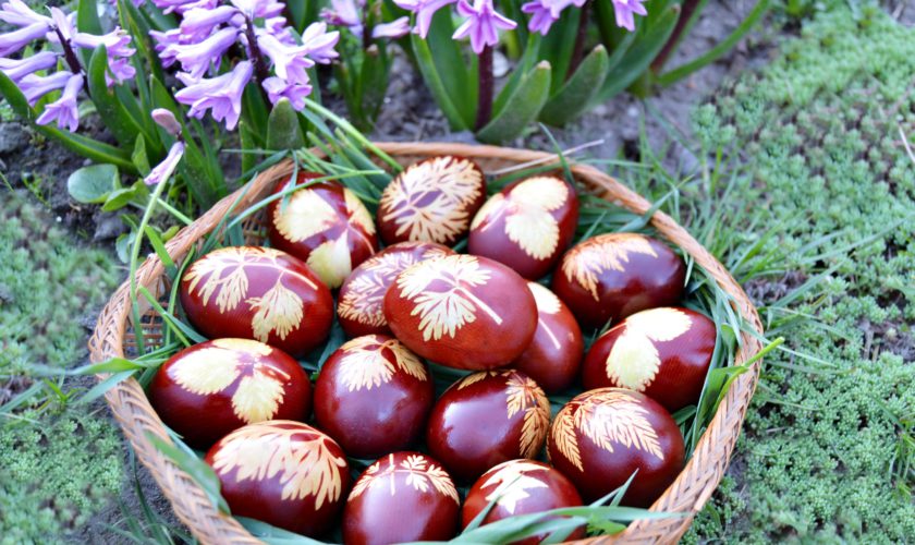 Când se înroșesc ouăle de Paște