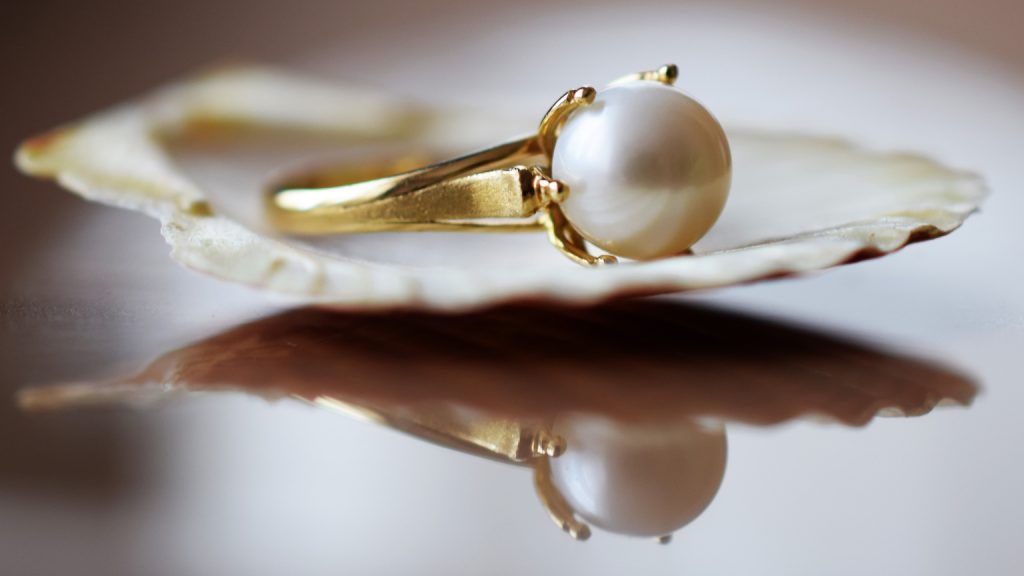 Ce bijuterii purtăm în 2022