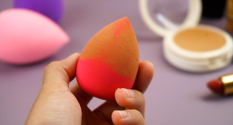 Cum se curăță bureții pentru machiaj. Trucuri şi sfaturi ca să fie ca noi