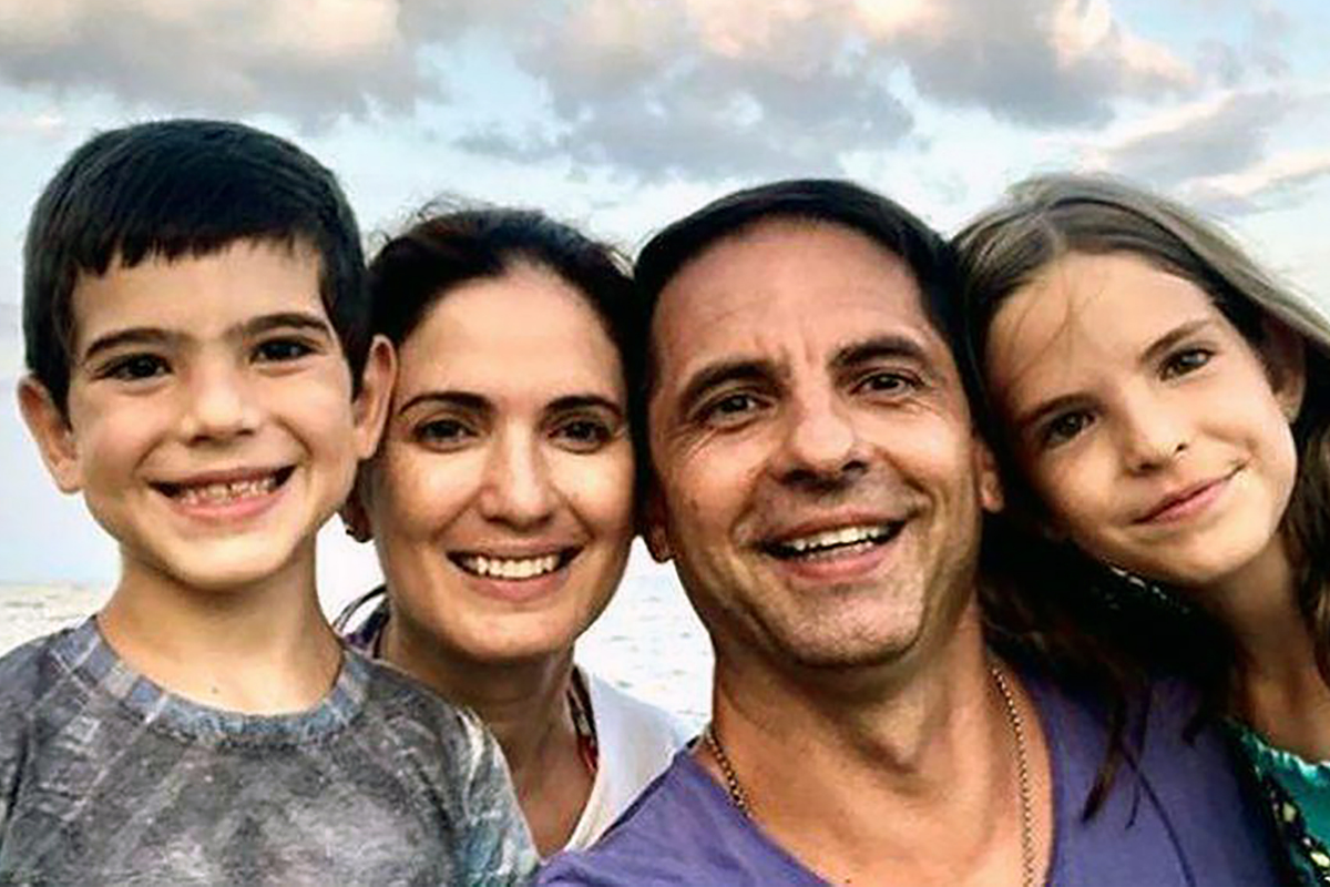 Dan Negru se simte cel mai bine alături de familia lui minunată