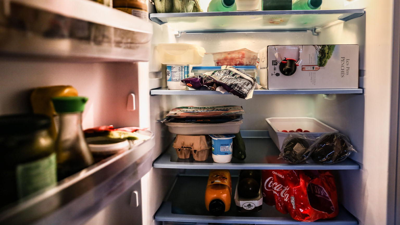 De ce este bine să pui un led cu lumină albastră în frigider