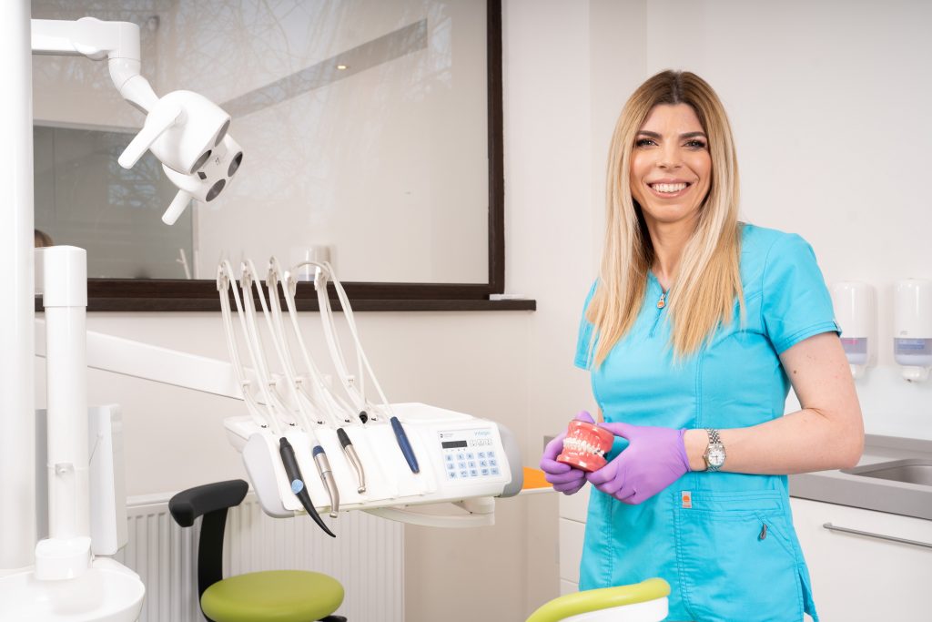 Dr. Denisa Zaharia, de la Pefect Dent, ne-a spus de ce femeile sunt mai predispuse la carii