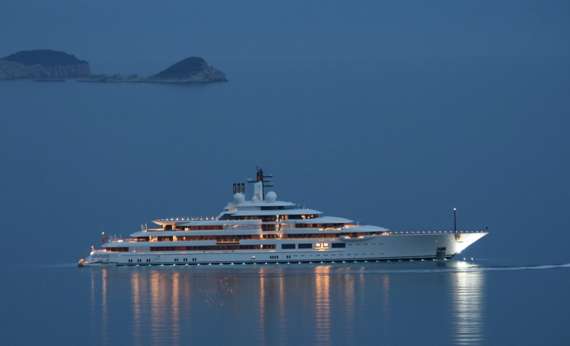 Cum arată iahtul lui Vladimir Putin