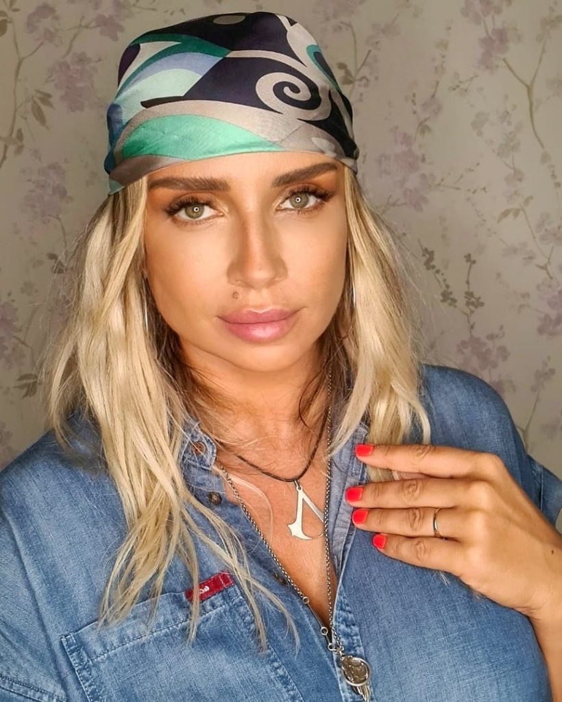 Adina Halas ține la bijuteriile sale de suflet