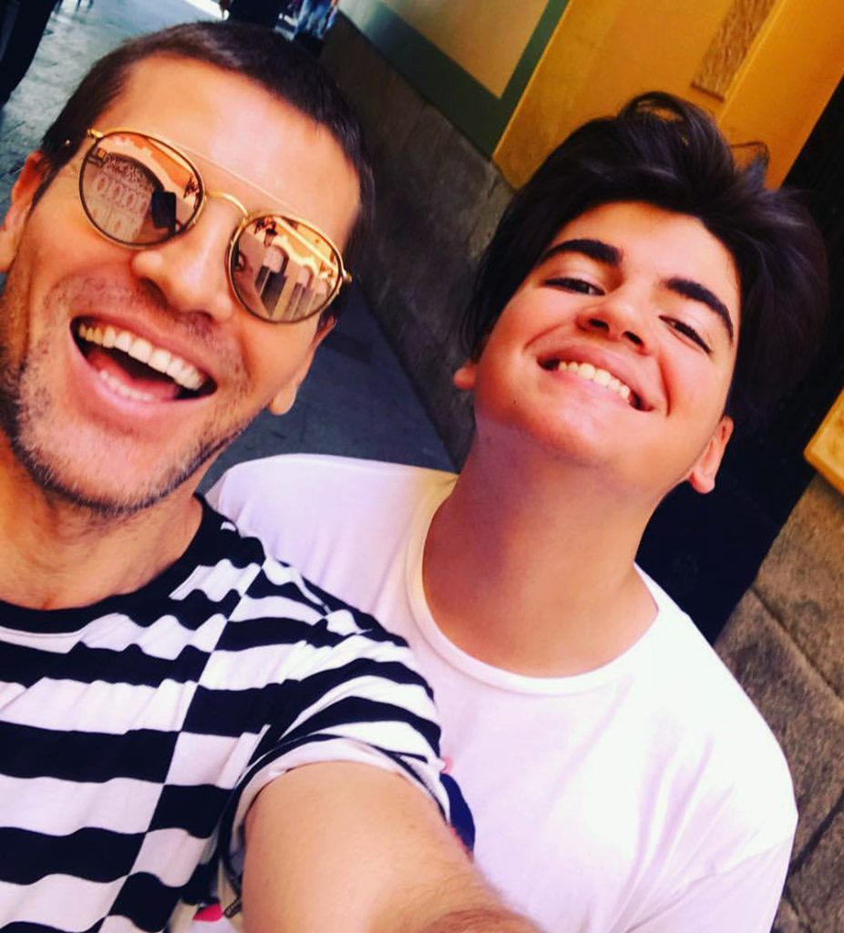 Alex are o relație la fel de frumoasă și cu tatăl lui, Vali Pungă