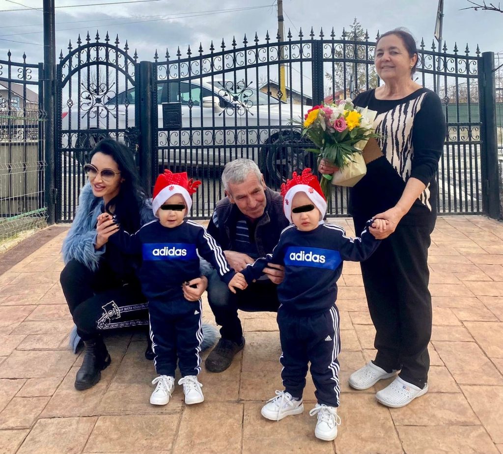 Andreea e mamă a doi băieți gemeni