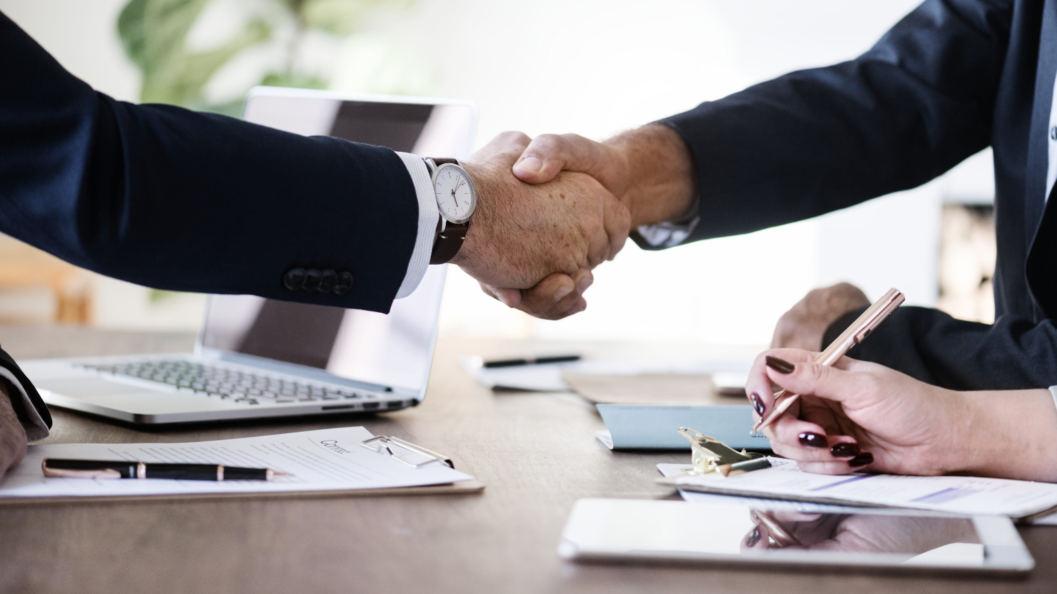 Prezentatorii TV din Rusia au averi uriaşe.