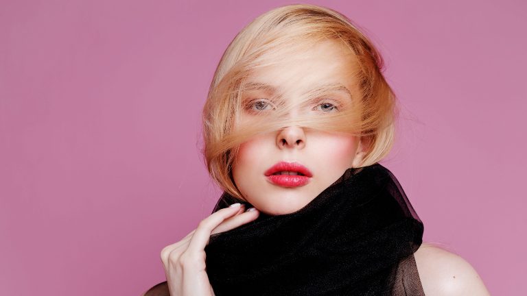 Buze cu volum în doar 5 minute. Trucul simplu care le face voluptuoase