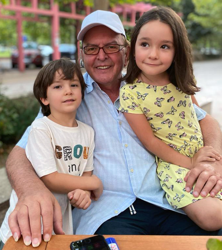 Ducu Bertzi își petrece mult timp liber cu nepoții