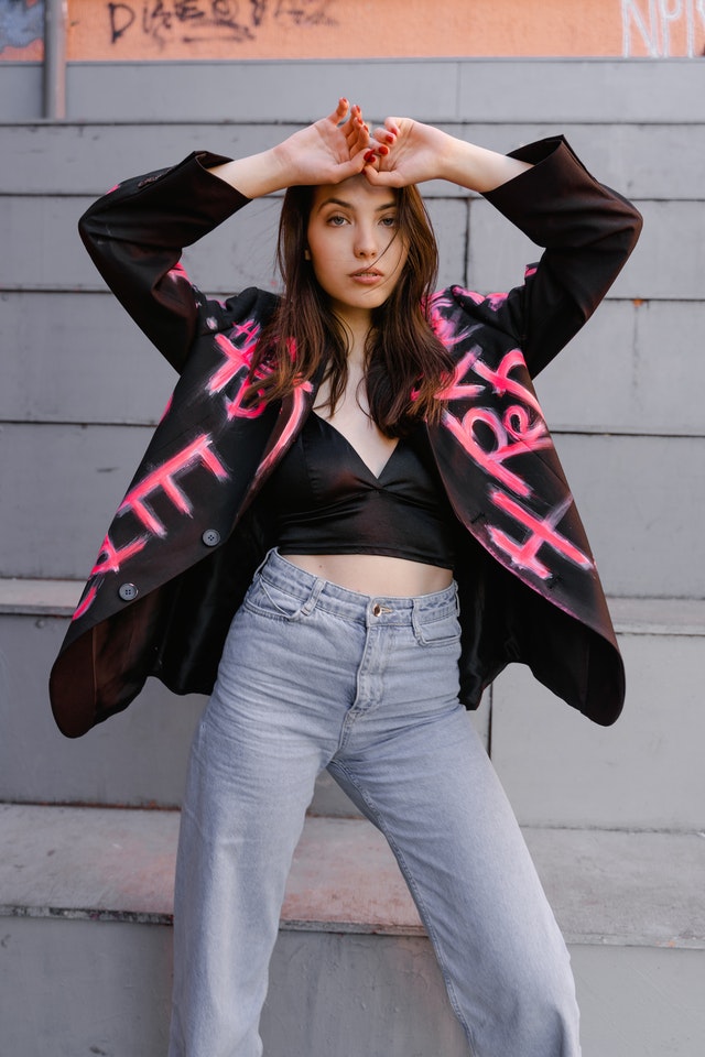 Cum să pari slabă în poze