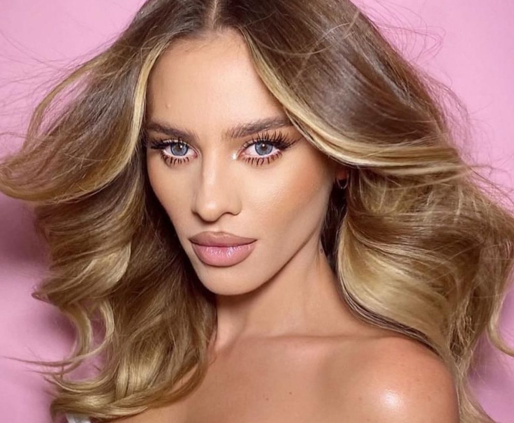 Lorraine, specialista în machiaj bridal