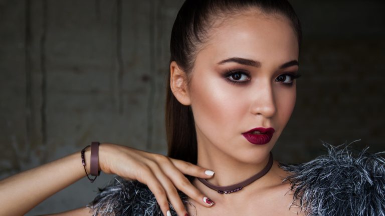 Machiajul pentru ochi căprui. Paleta de culori pe care trebuie să foloseşti pentru o privire seducătoare