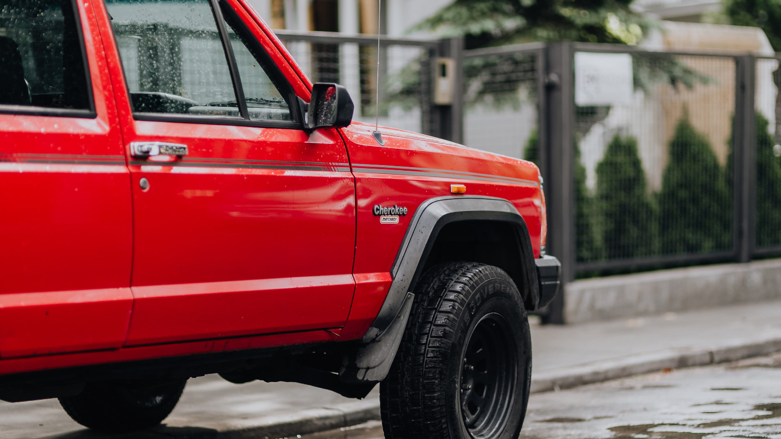 Trucuri pentru a consuma mai puţin combustibil în fiecare lună