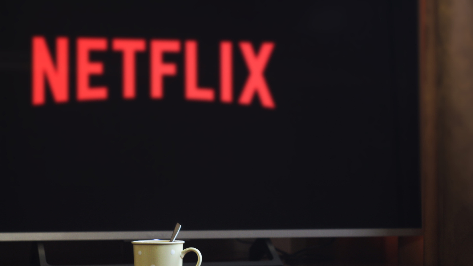 Netflix introduce o taxă suplimentară