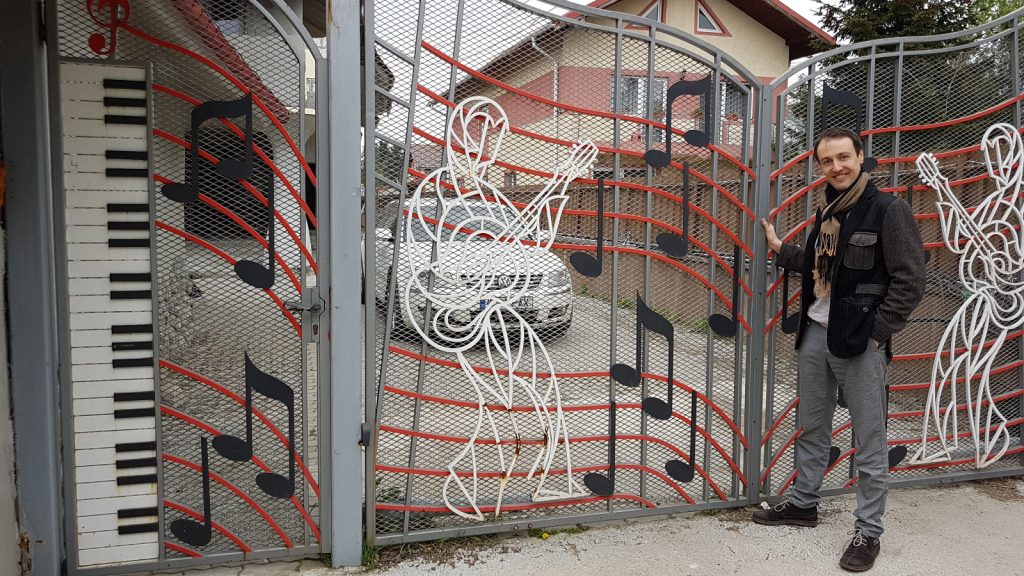 Poarta cu note muzicale