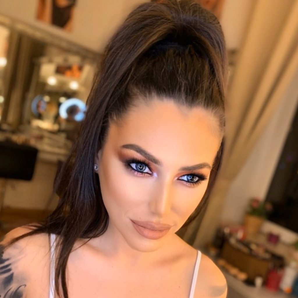 Vedeta a fost înscrisă la castingul de la „Neatza” de prietena ei