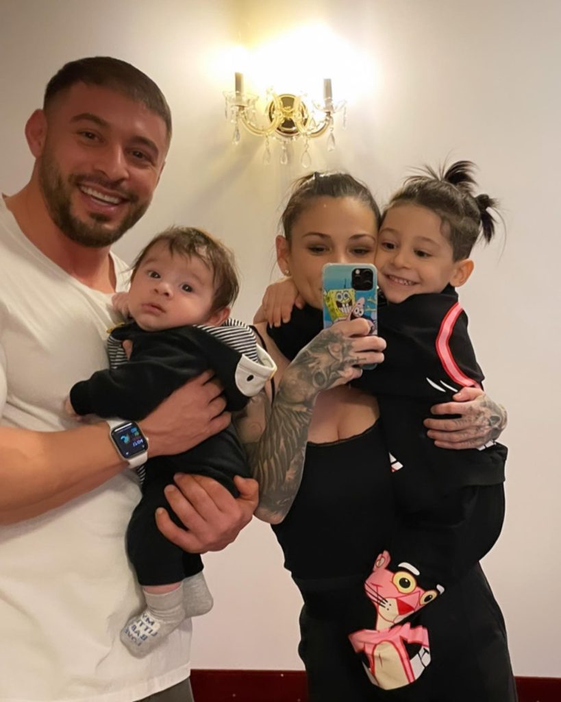 Roxana Vancea are o familie frumoasă și fericită