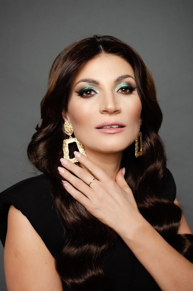 Ioana Ginghină are un ten impecabil