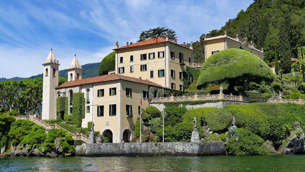 Prezentatorii TV din Rusia au averi uriaşe.