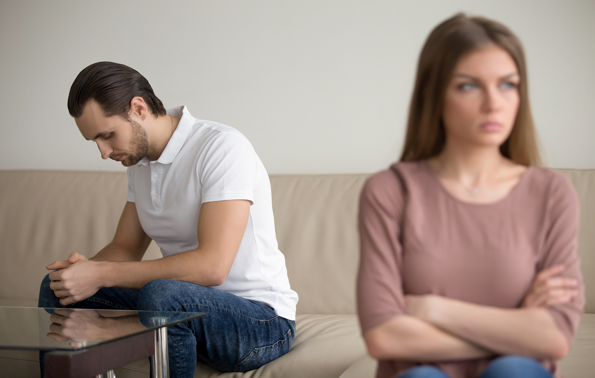 10 minciuni pe care le spun bărbaţii căsătoriţi