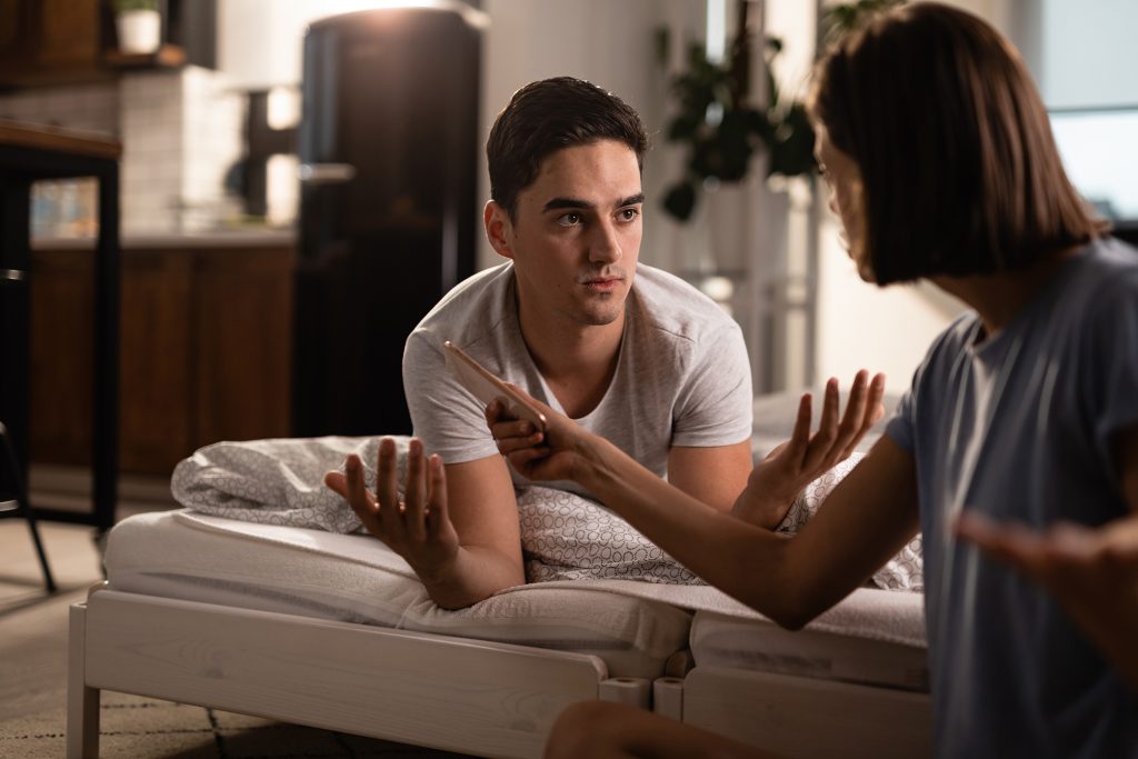 10 minciuni pe care le spun bărbaţii căsătoriţi