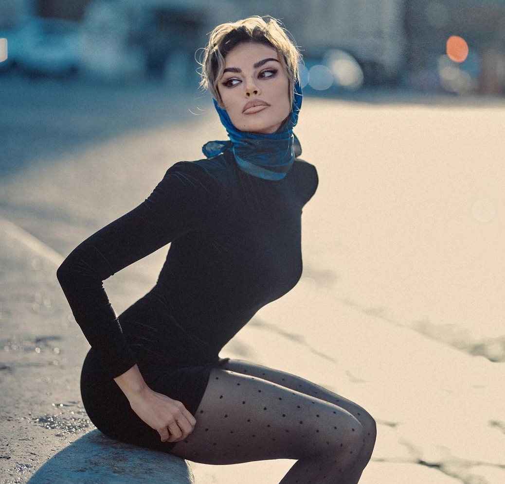 Câţi bani primeşte fiica Mădălinei Ghenea de la tatăl ei