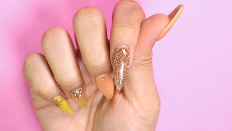 Ce înseamnă manichiură semipermanentă cu apex. Cum se aplică pe unghii