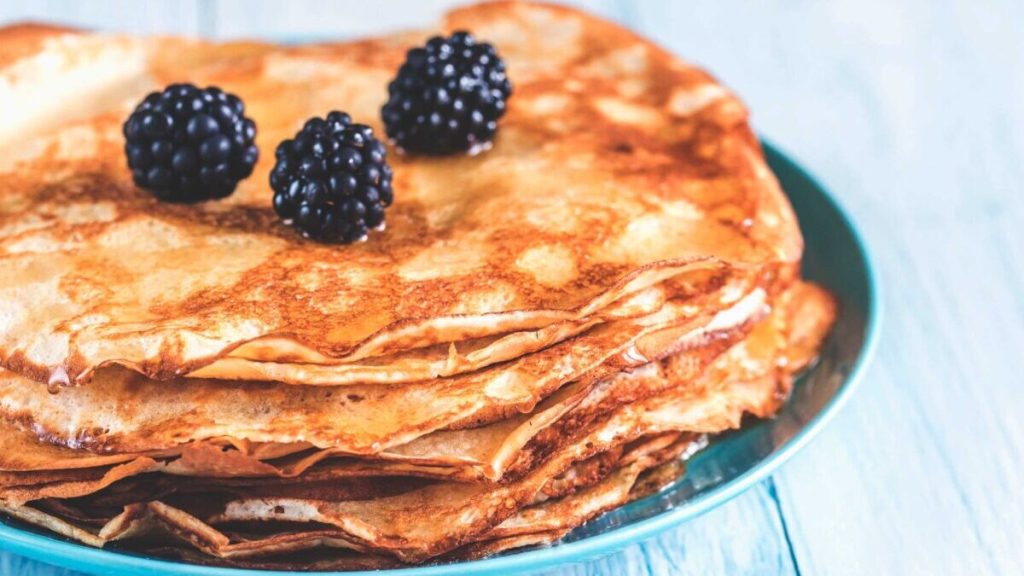 Cum menţii clătitele calde mai mult timp