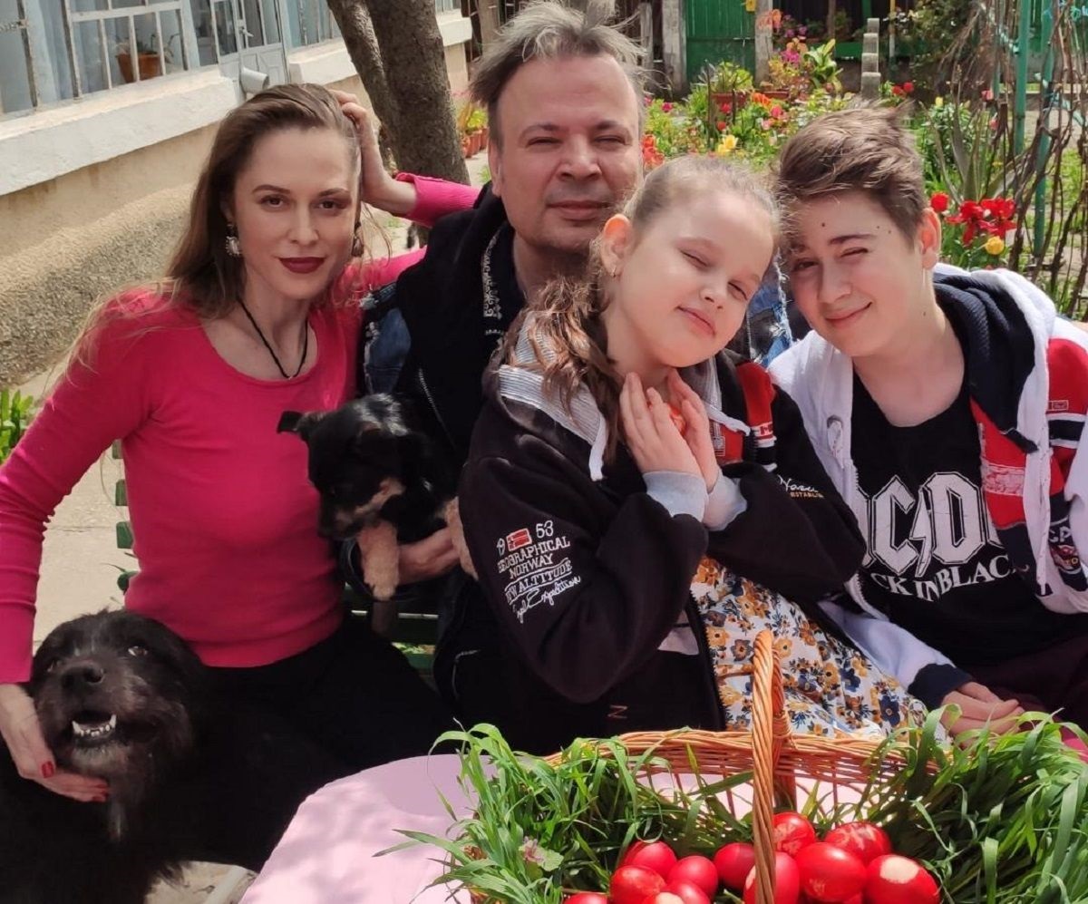 Dan Helciug, pregătiri de Paşte în familie