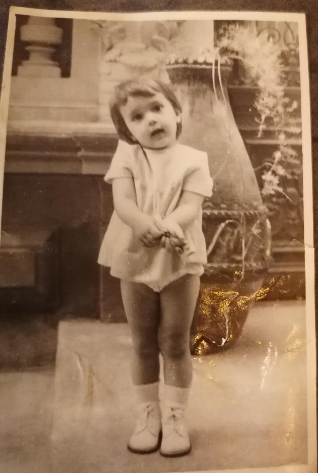 Era eleganta si cocheta de mica