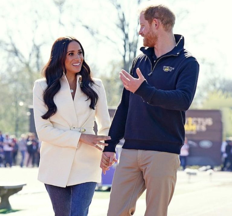 Meghan Markle, o nouă lecţie de stil. Cum poţi purta blugii skinny ca o ducesă