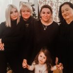 Mioara Roman cu fiicele si nepoatele