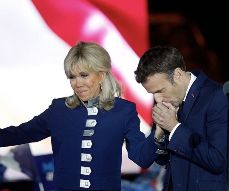 Motivul pentru care Brigitte Macron nu foloseşte niciodată ruj. La ce truc apelează pentru a arăta mai tânără