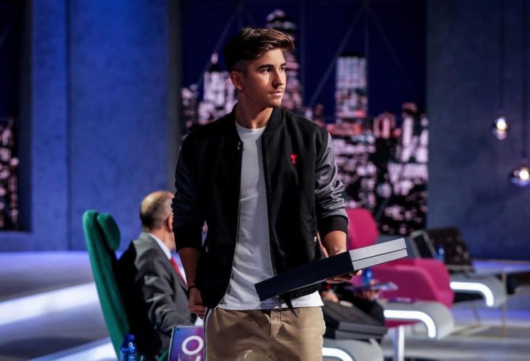 Povestea de viaţă a lui Sebastian Dobrincu, de la Imperiul Leilor. Cine sunt părinţii lui şi cum a reuşit să devină milionar la 23 de ani