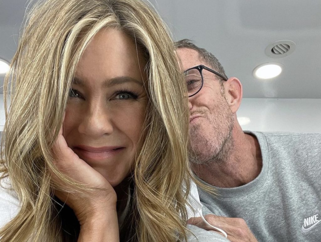 Tehnica specială pe care o foloseşte Jennifer Aniston ca să îi crească părul