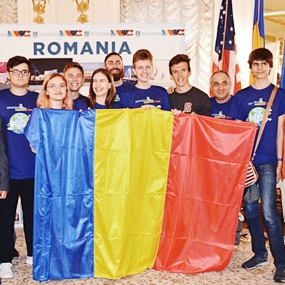 Acesti tineri ne au reprezentat la Jocurile Olimpice de Robotica desfasurate la Washington