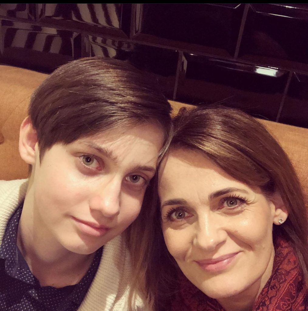 Elvira Deatcu alături de fiul ei, Filip