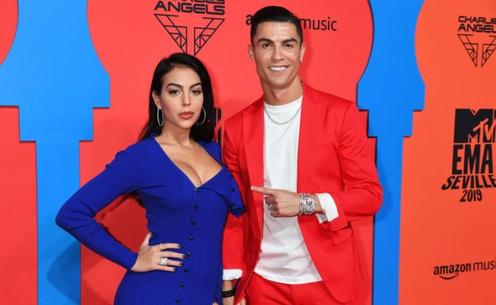 Iubita lui Cristiano Ronaldo traieste ca o printesa