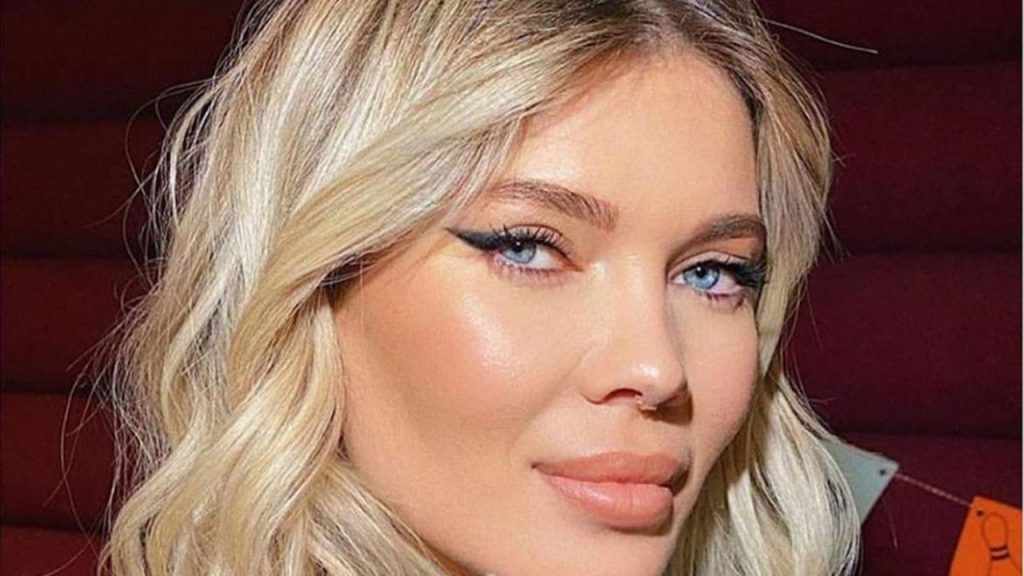 Gina Pistol este de nerecunoscut