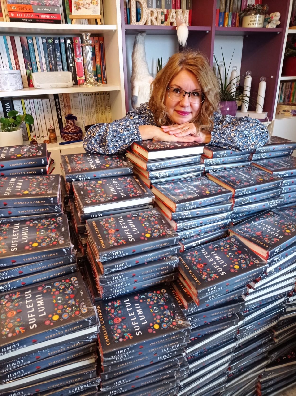 Recent a lansat cea de a 4 carte, „Sufletul lumii”