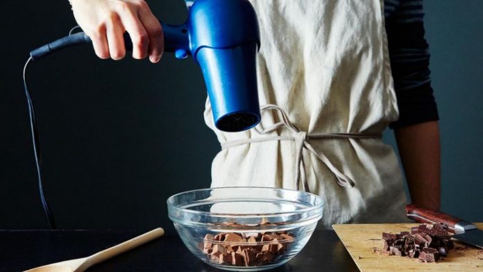 Cum poți folosi uscătorul de păr în bucătărie