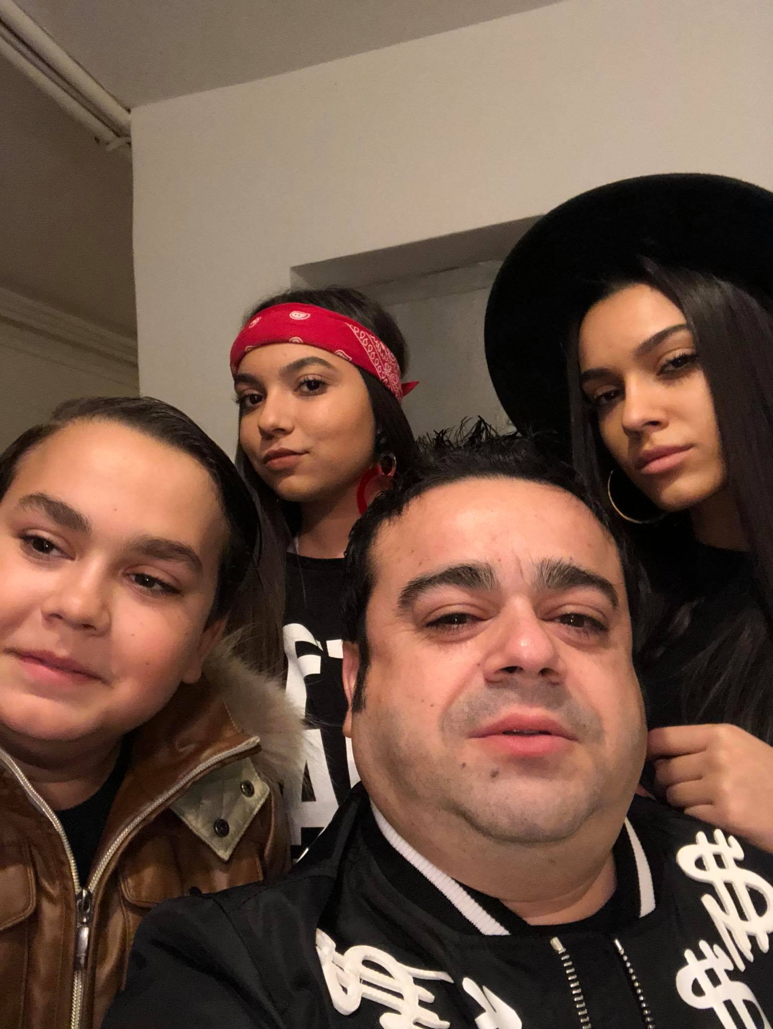 Adrian și cei trei copii