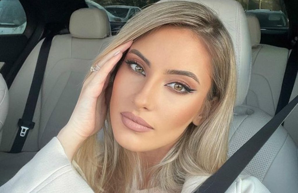 Solista Malina Avasiloaie a facut testul de sarcina la insistentele sotului