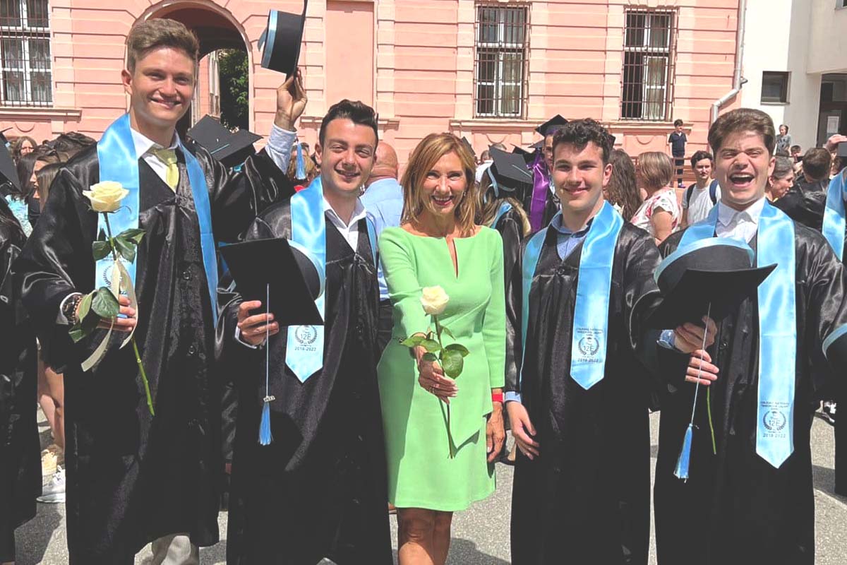 Carmen Iohannis este profesoară de limba engleză