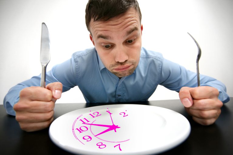 Cât poate rezista un om fără mâncare. Ce se întâmplă în corp dacă nu consumi hrană 8 ore